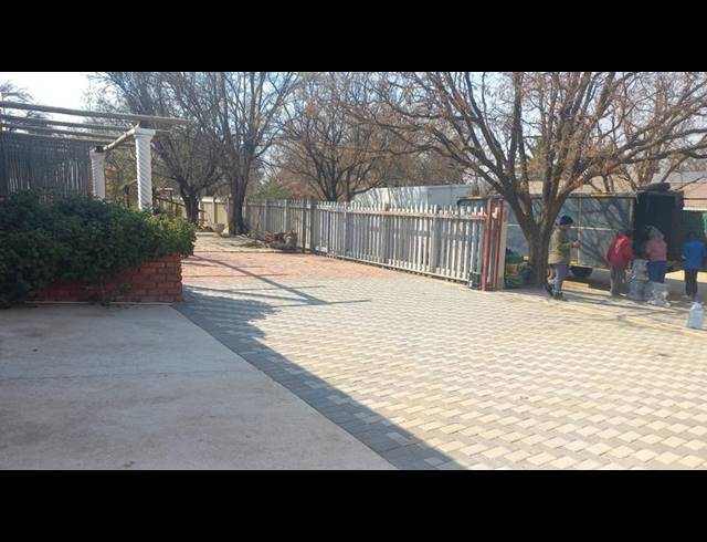 4 BEDROOM HOUSE FOR SALE IN MEYERHOF